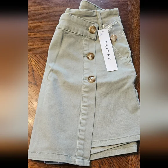 NEW/TAGS~Cute, Comfortable and Casual TRIBAL Denim Khaki Skort - Picture 5 of 7
